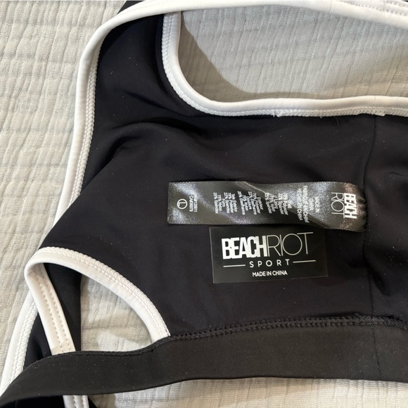 Beach riot sports bra - Picture 4 of 4